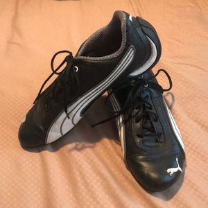Excellent Condition Black Pumas